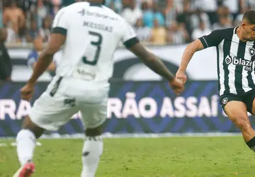 Botafogo sai na frente mas cede a empate do Ceará no Brasileirão